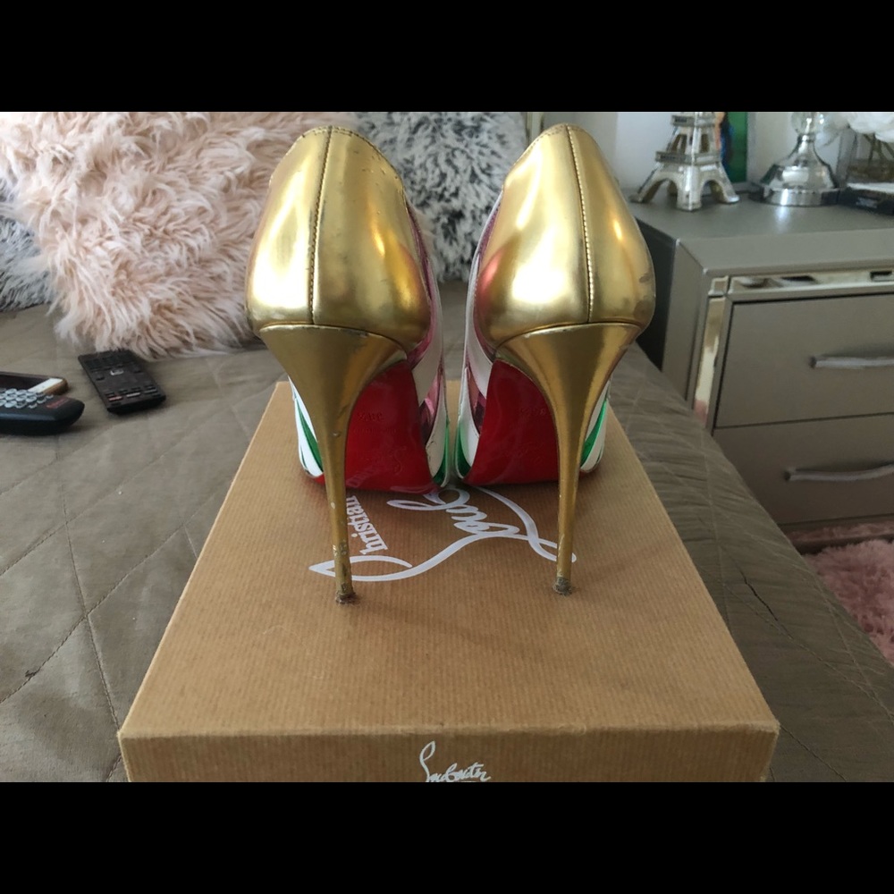 Real red bottoms - Picture 3 of 3